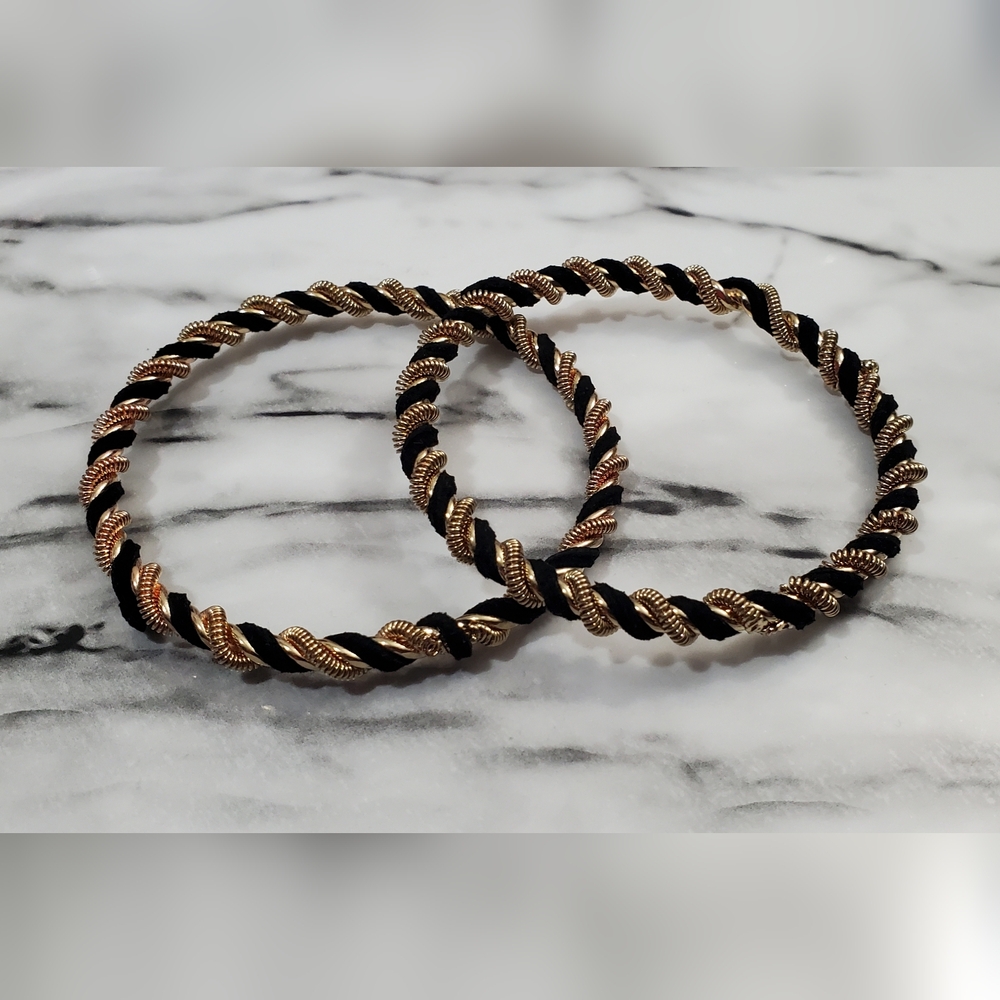 Vtg. 2pcs Twisted Bangles